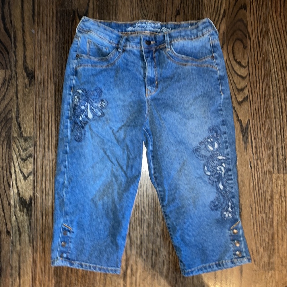 Gloria Vanderbilt size 6 Jean capris All-Around Slimming Effect